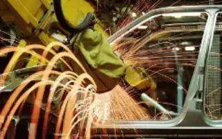 [Noticias económicas] Estima que este año podría cerrar más de 3,000 empresas y que se perderían 105,000 empleos en la industria